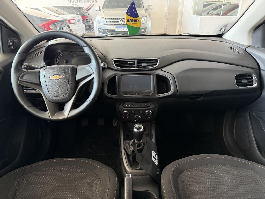 CHEVROLET Onix Hatch - Foto