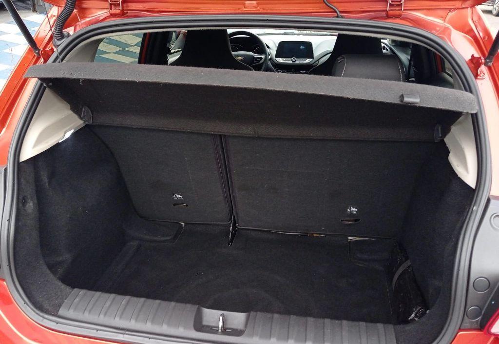 CHEVROLET Onix Hatch - Foto