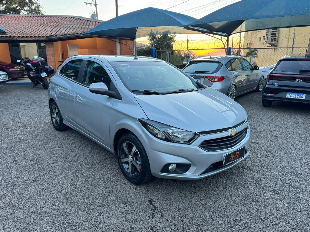 CHEVROLET Onix Hatch - Foto