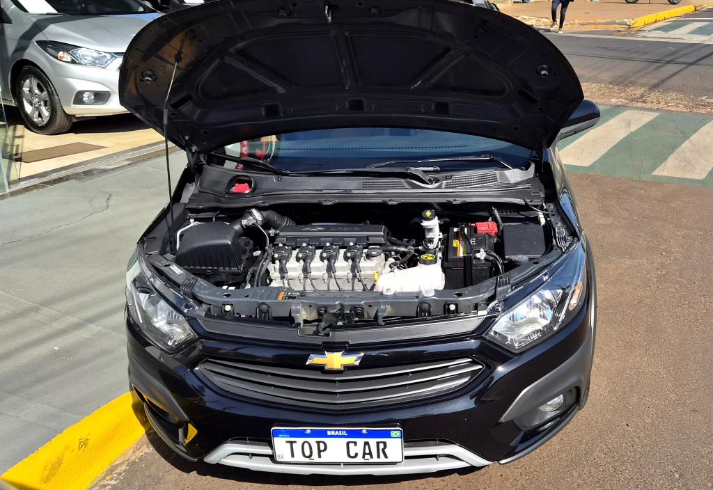CHEVROLET Onix Hatch - Foto