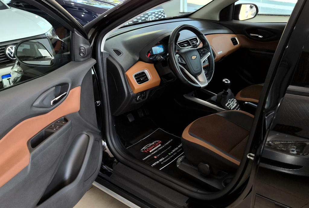 CHEVROLET Onix Hatch - Foto