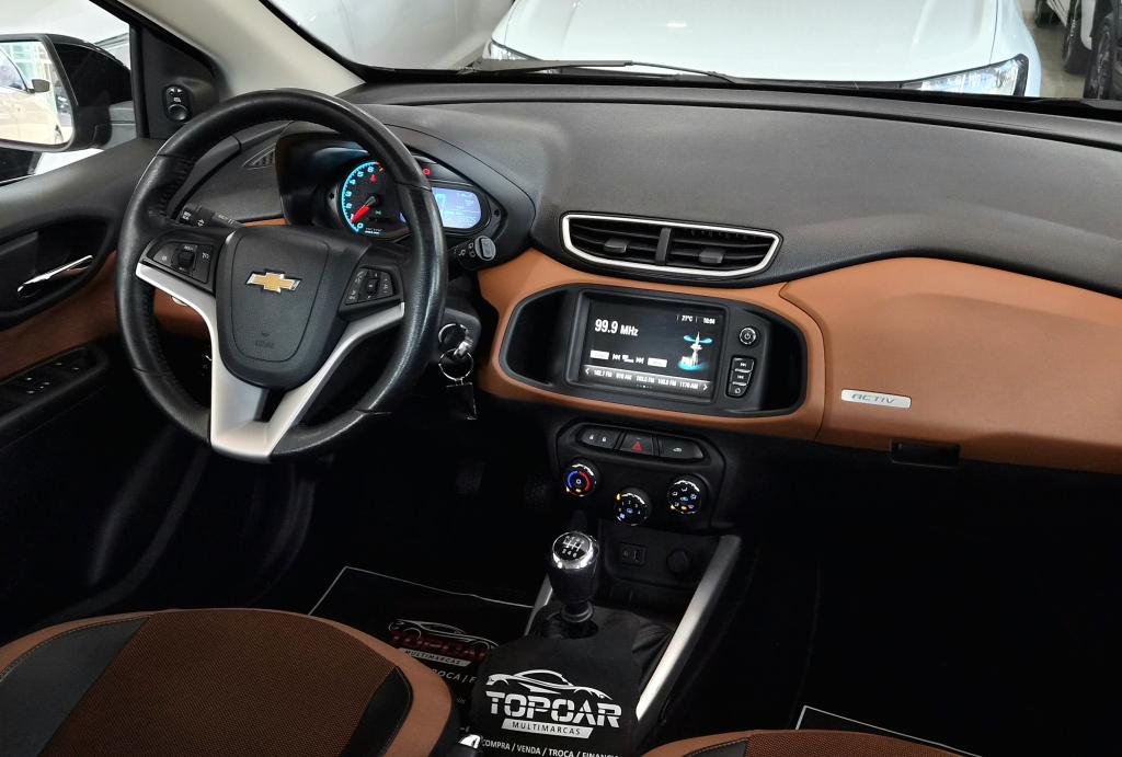 CHEVROLET Onix Hatch - Foto
