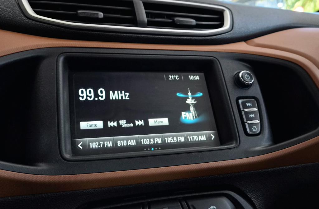 CHEVROLET Onix Hatch - Foto