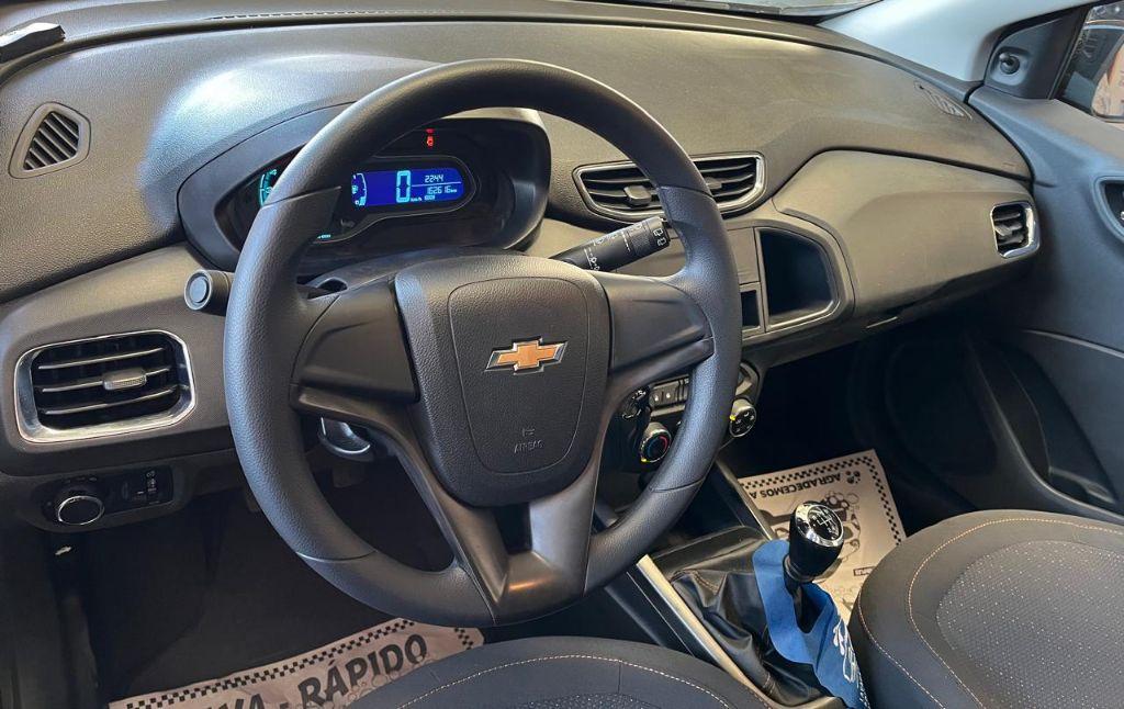 CHEVROLET Onix Hatch - Foto