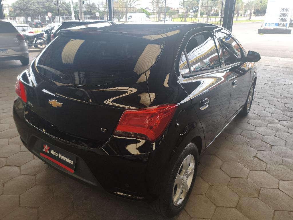 CHEVROLET Onix Hatch - Foto