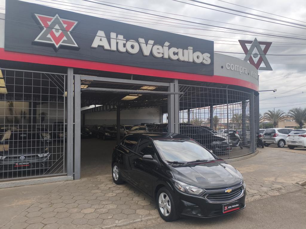 CHEVROLET Onix Hatch - Foto