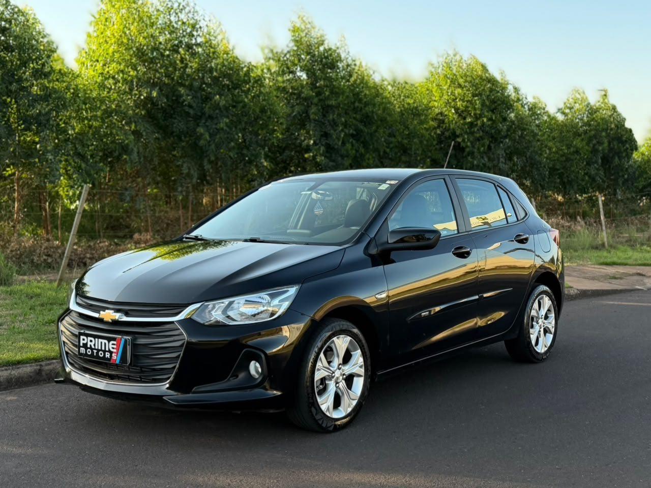 CHEVROLET Onix Hatch - Foto