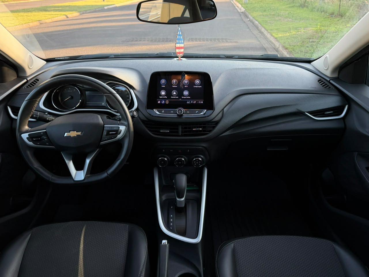 CHEVROLET Onix Hatch - Foto