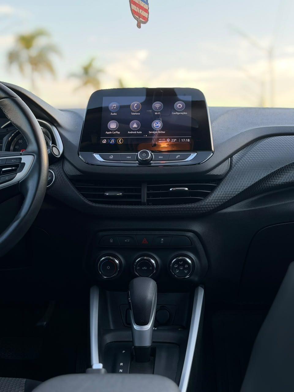CHEVROLET Onix Hatch - Foto
