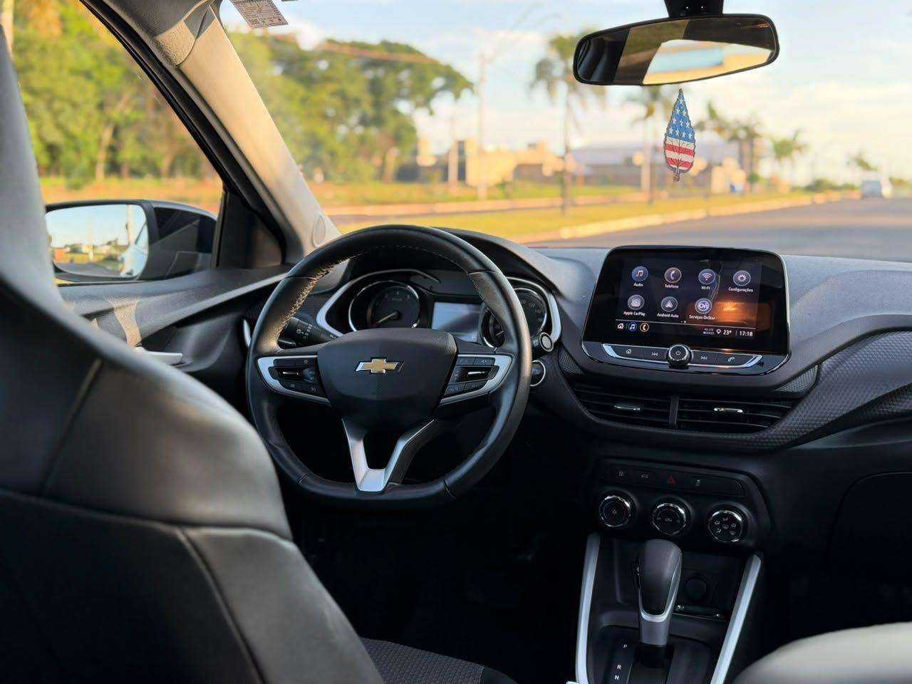 CHEVROLET Onix Hatch - Foto