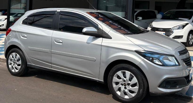CHEVROLET Onix Hatch