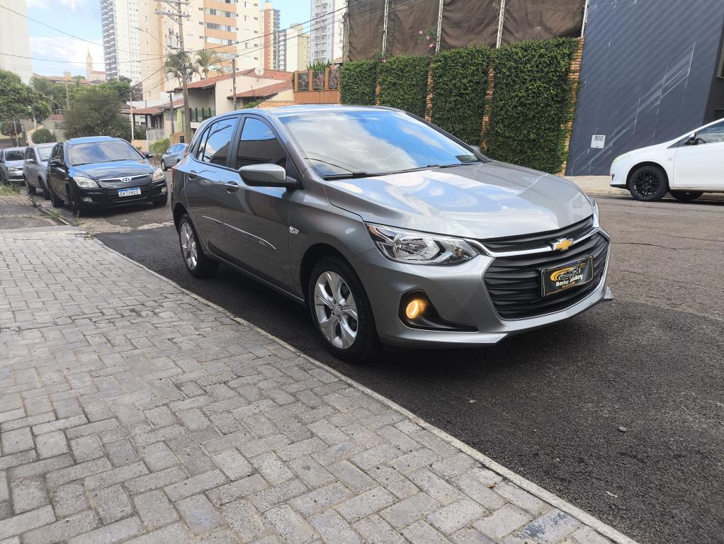 CHEVROLET Onix Hatch - Foto