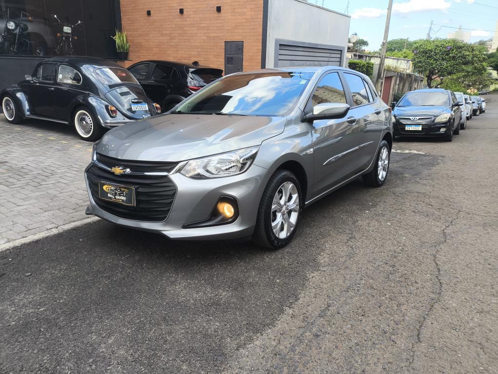 CHEVROLET Onix Hatch - Foto