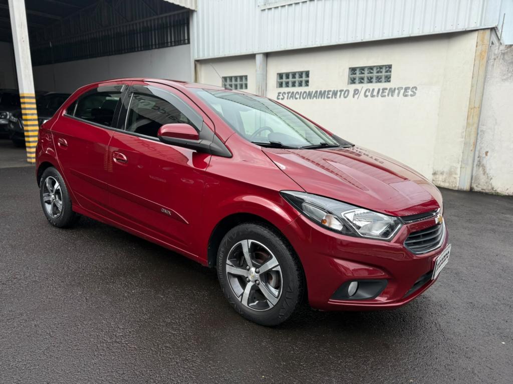 CHEVROLET Onix Hatch - Foto