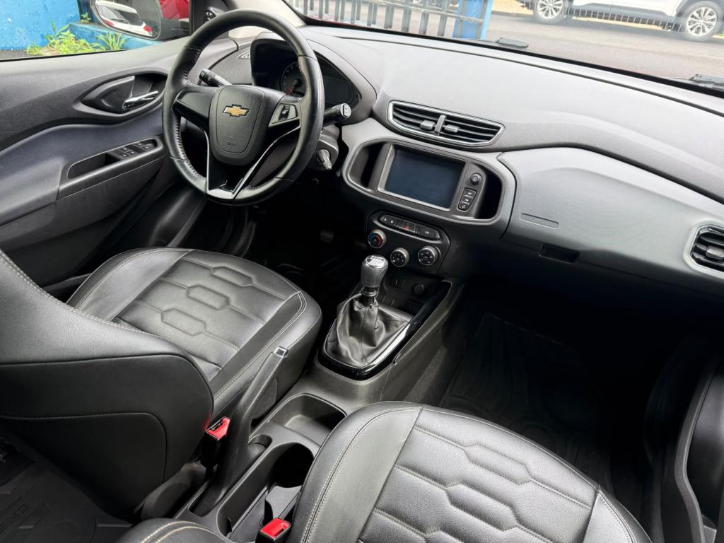 CHEVROLET Onix Hatch - Foto
