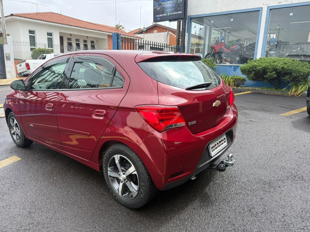CHEVROLET Onix Hatch - Foto