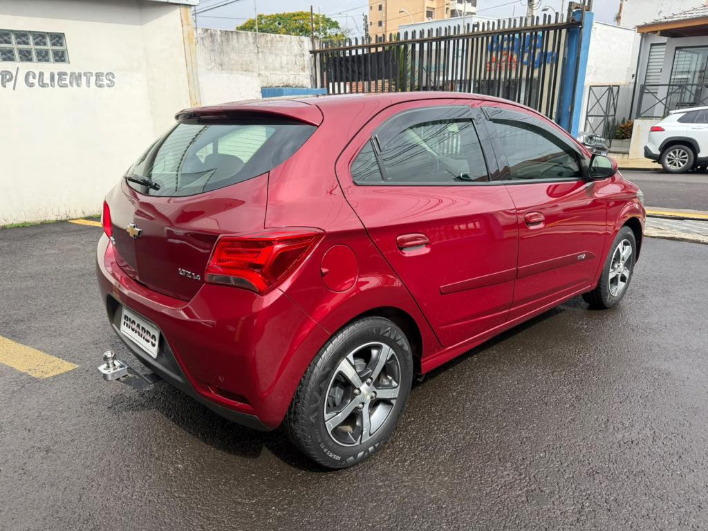 CHEVROLET Onix Hatch - Foto