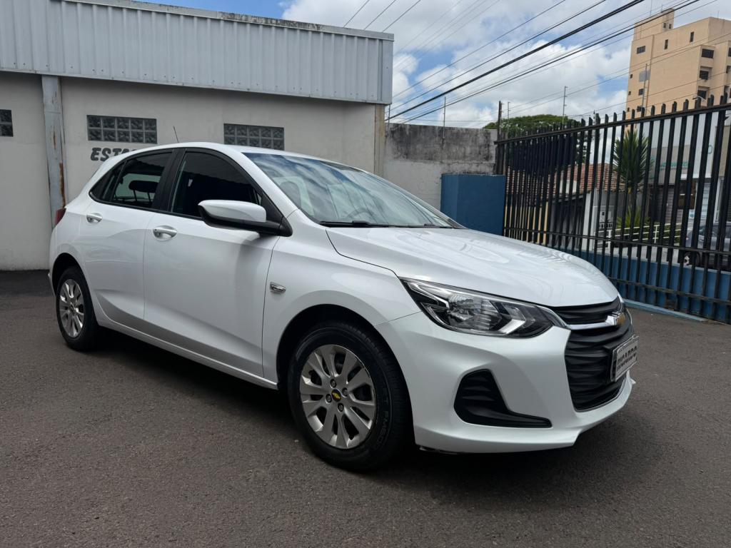 CHEVROLET Onix Hatch - Foto