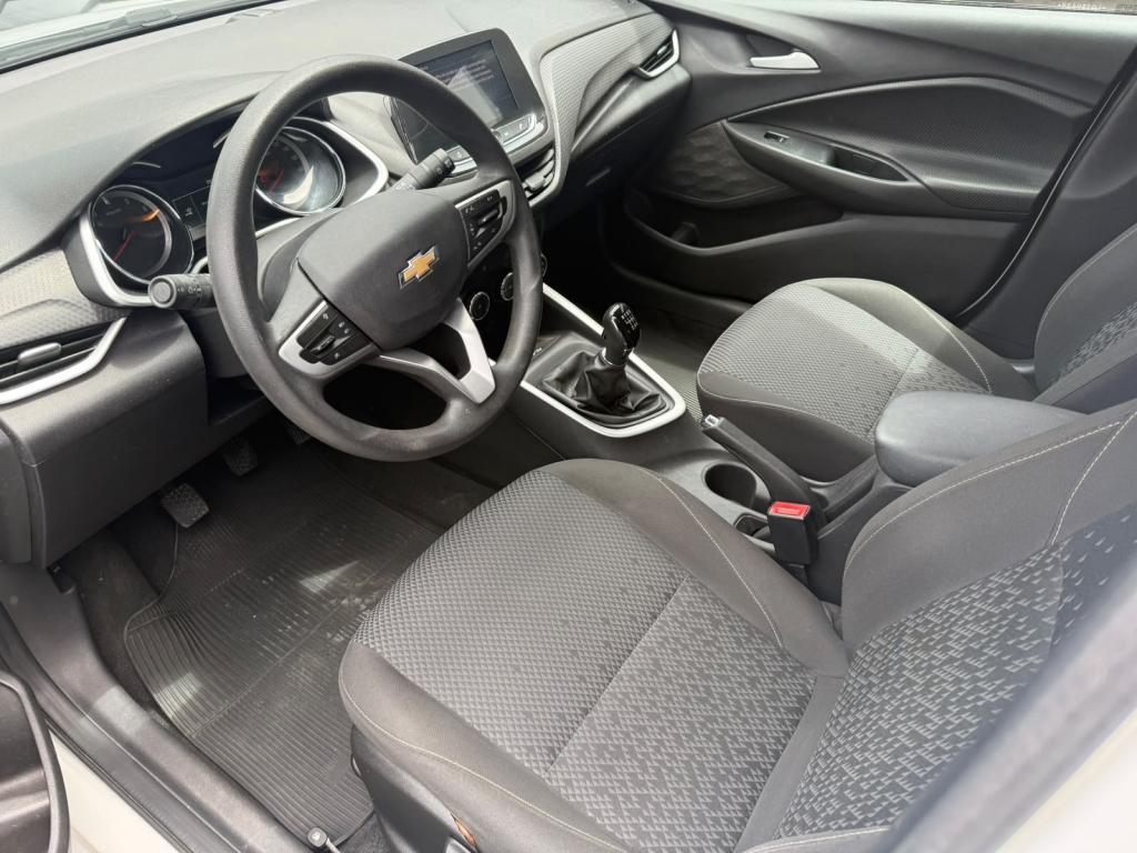 CHEVROLET Onix Hatch - Foto