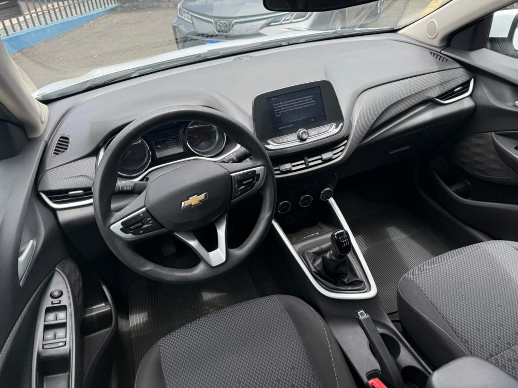 CHEVROLET Onix Hatch - Foto