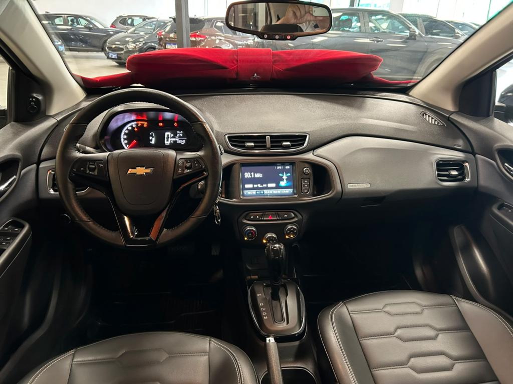 CHEVROLET Onix Hatch - Foto