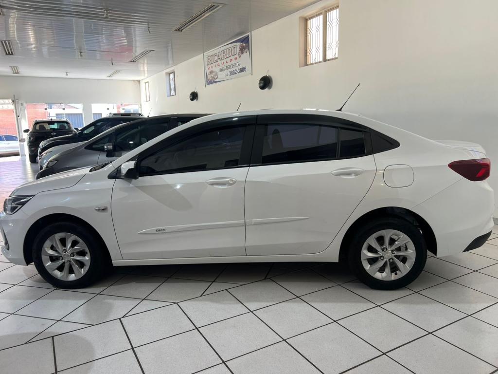 CHEVROLET Onix Sedan - Foto