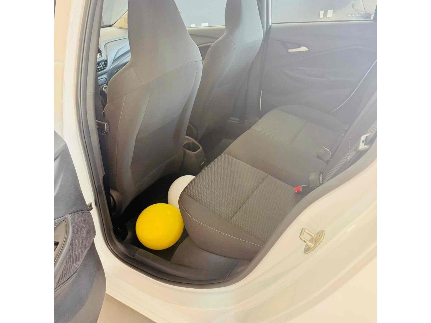 CHEVROLET Onix Sedan - Foto