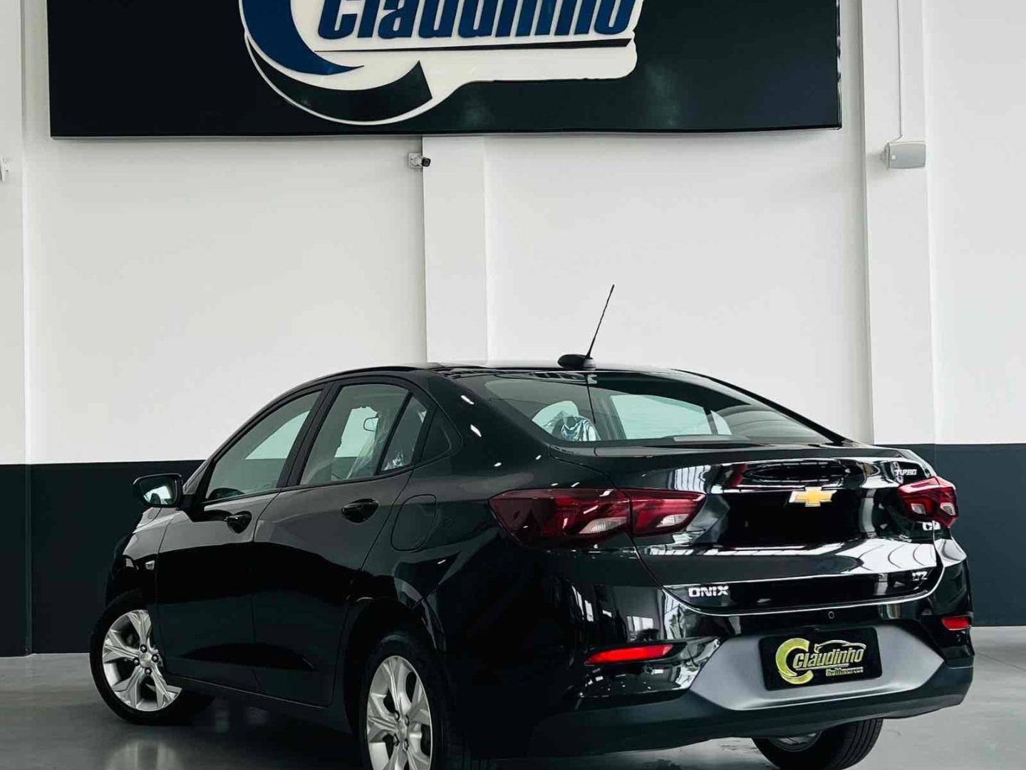 CHEVROLET Onix Sedan - Foto