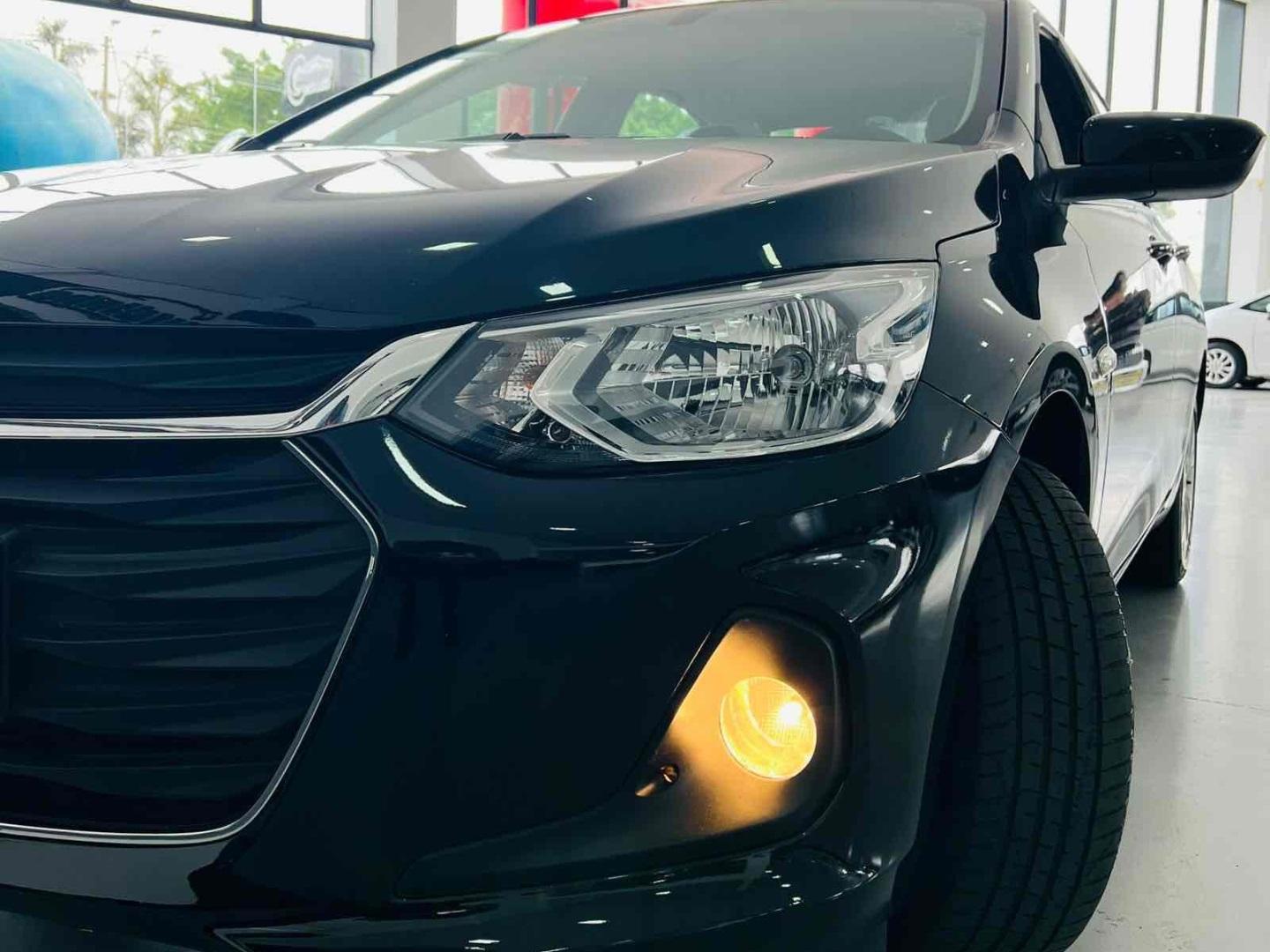 CHEVROLET Onix Sedan - Foto