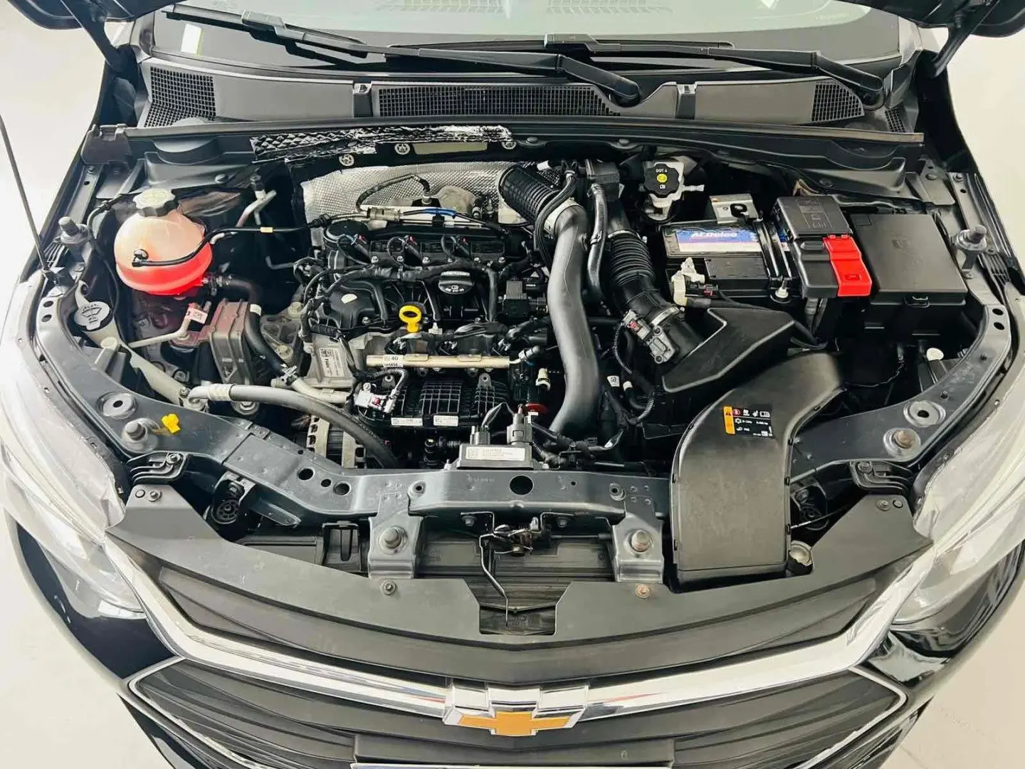 CHEVROLET Onix Sedan - Foto