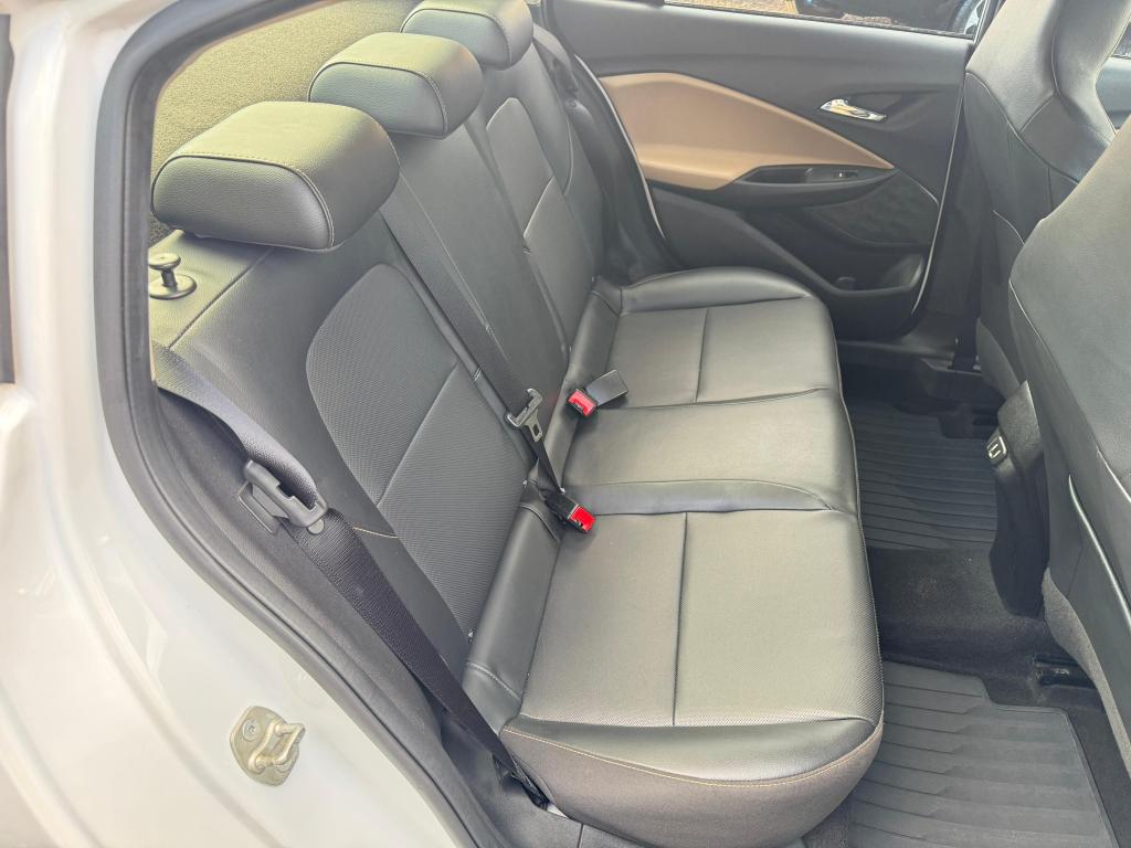 CHEVROLET Onix Sedan - Foto