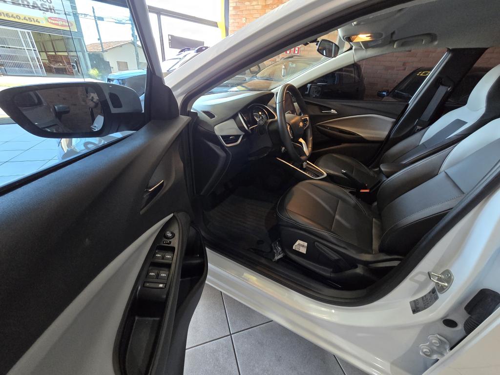 CHEVROLET Onix Sedan - Foto