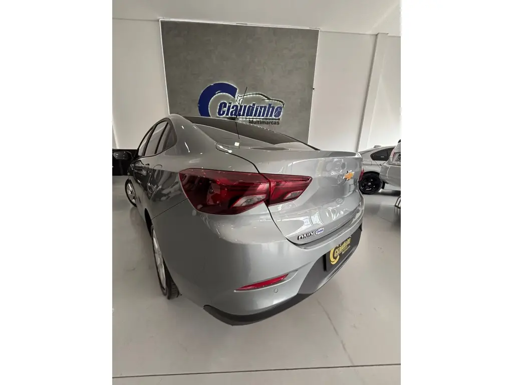 CHEVROLET Onix Sedan - Foto
