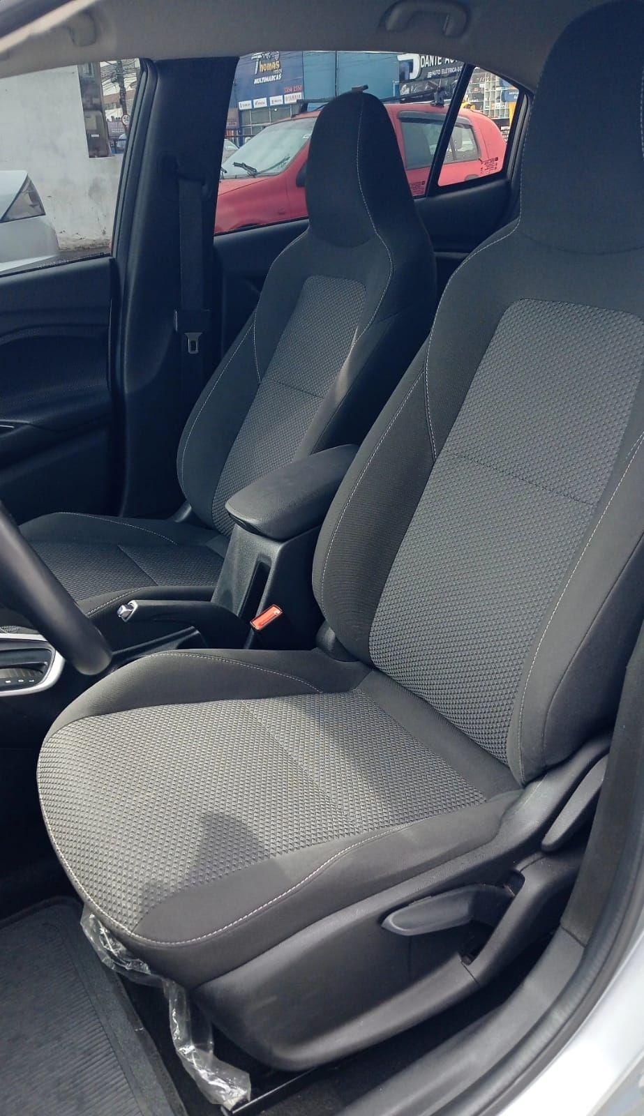 CHEVROLET Onix Sedan - Foto