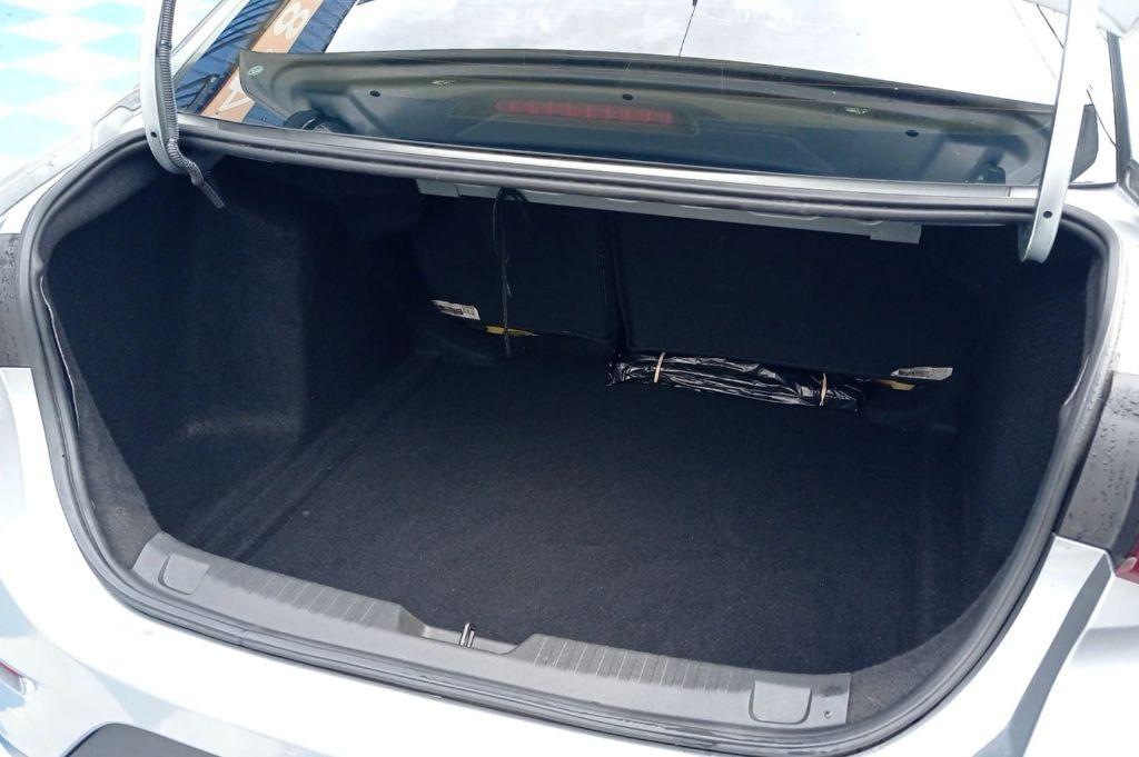 CHEVROLET Onix Sedan - Foto