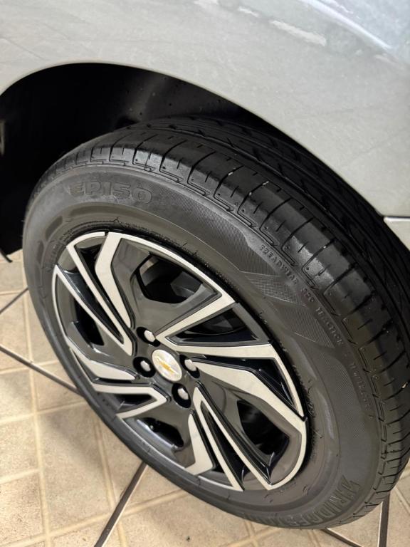 CHEVROLET Onix Sedan - Foto