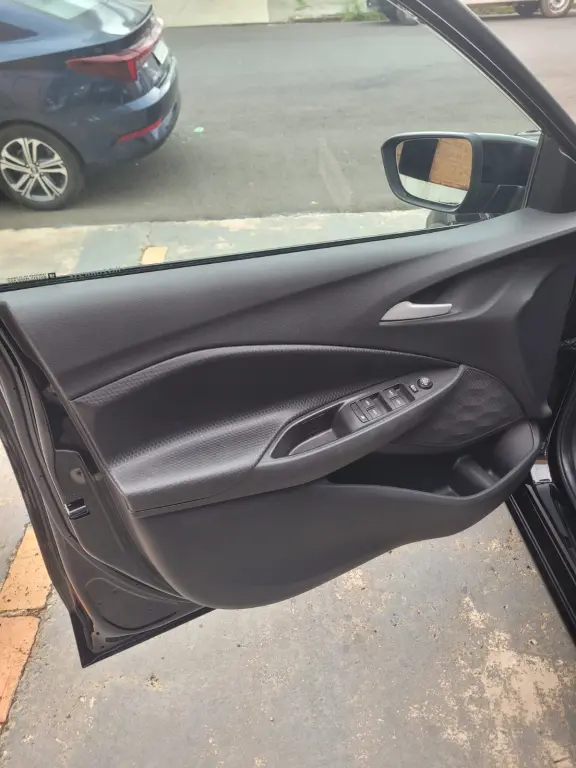 CHEVROLET Onix Sedan - Foto
