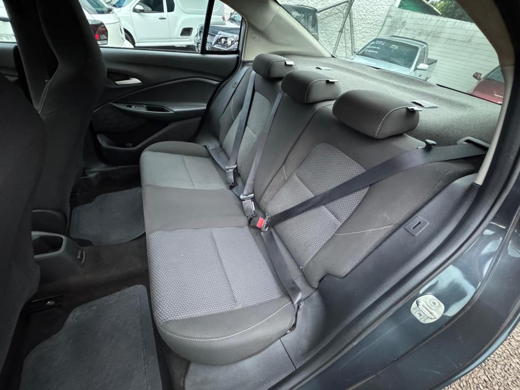 CHEVROLET Onix Sedan - Foto