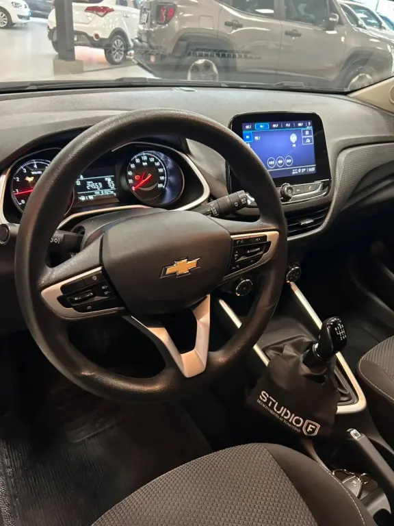 CHEVROLET Onix Sedan - Foto