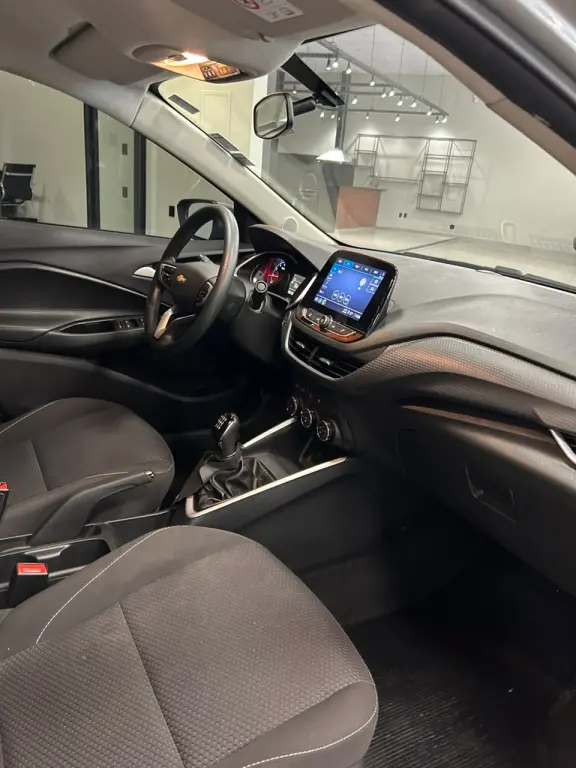 CHEVROLET Onix Sedan - Foto