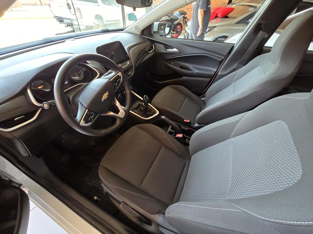 CHEVROLET Onix Sedan - Foto