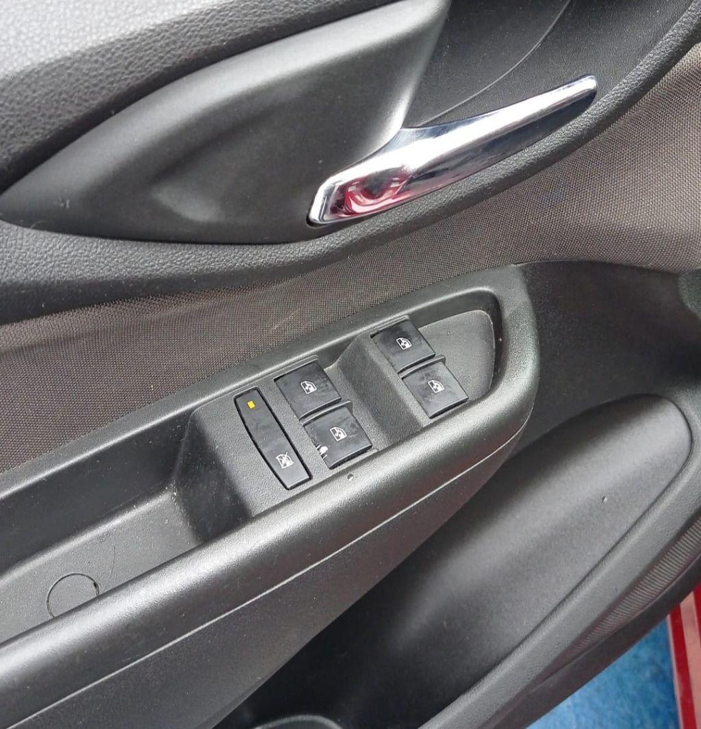 CHEVROLET Prisma - Foto