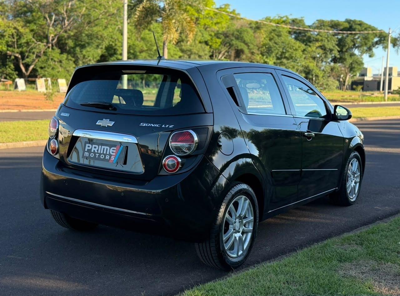 CHEVROLET Sonic Hatch - Foto