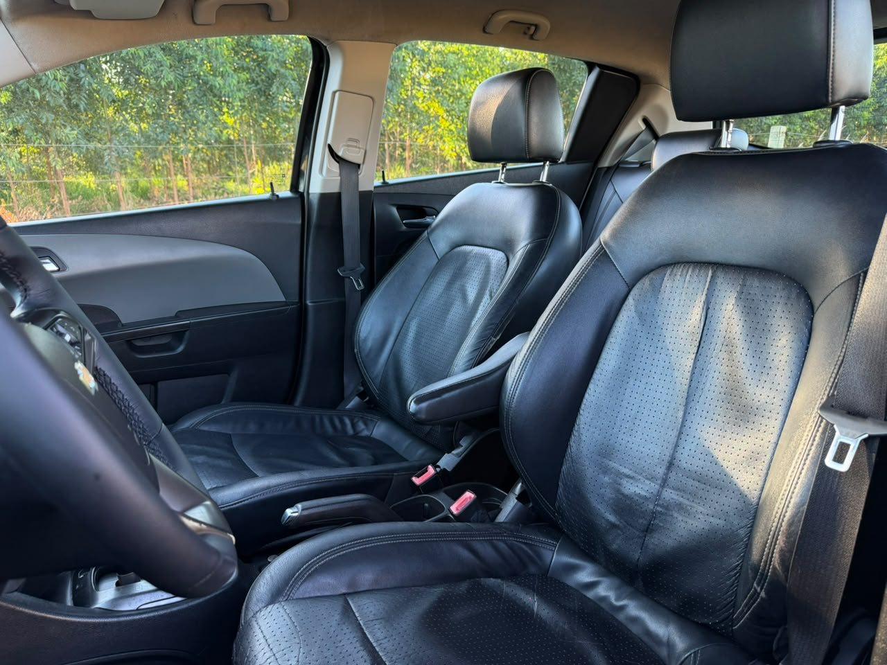 CHEVROLET Sonic Hatch - Foto