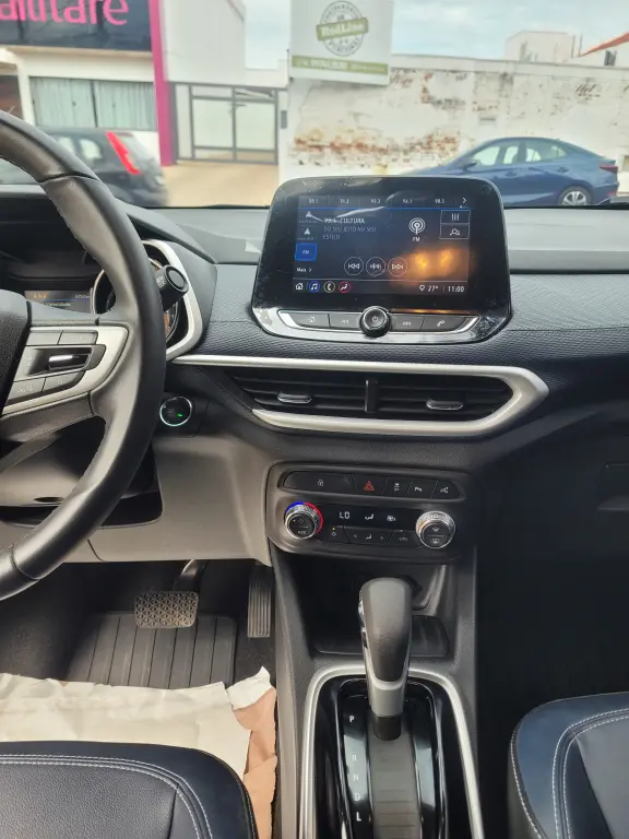 CHEVROLET Tracker - Foto