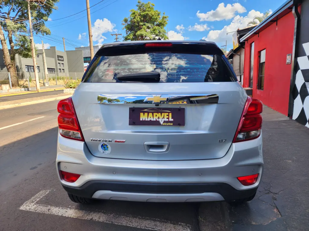 CHEVROLET Tracker - Foto