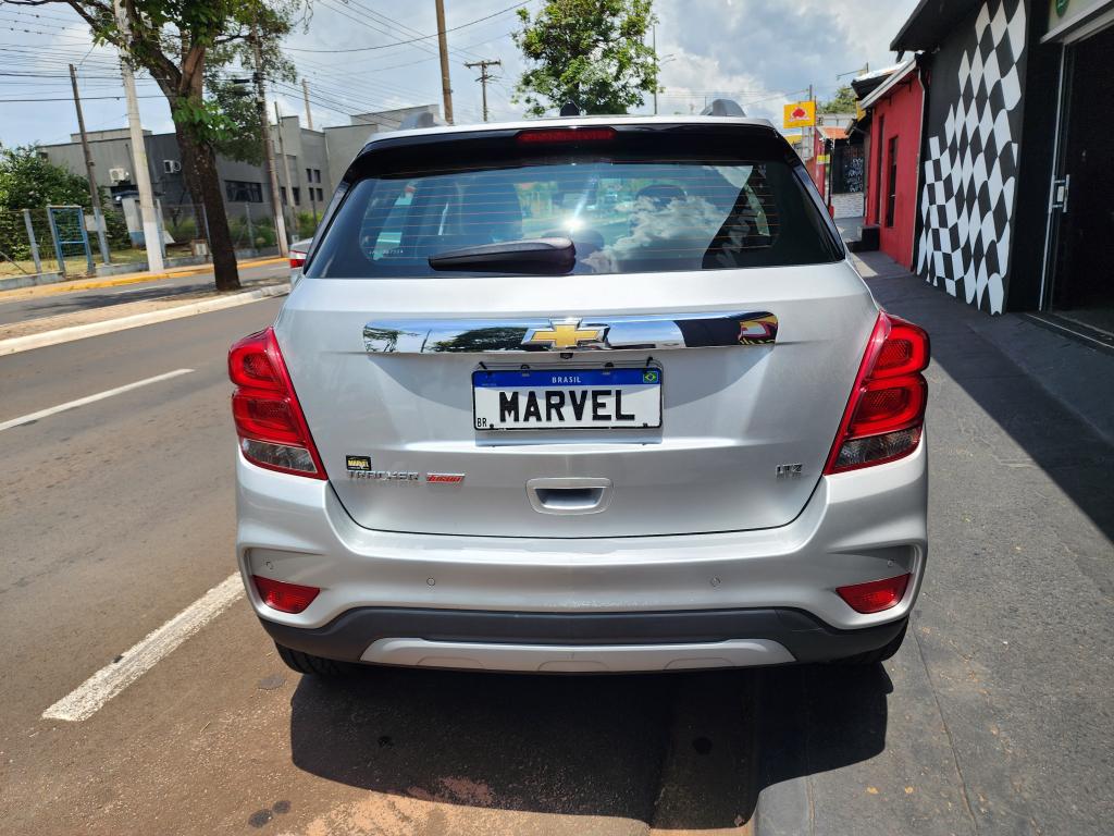 CHEVROLET Tracker - Foto