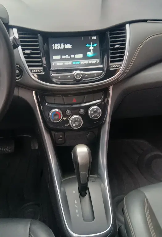 CHEVROLET Tracker - Foto