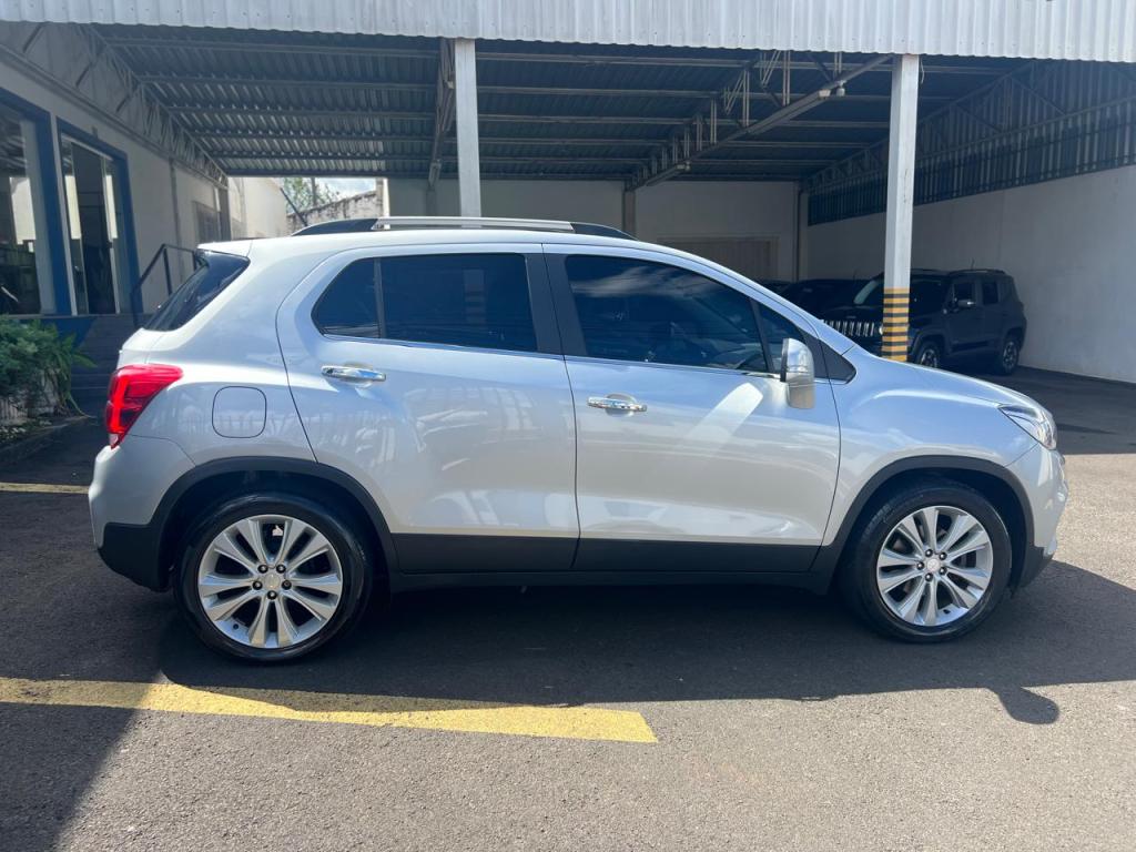 CHEVROLET Tracker - Foto