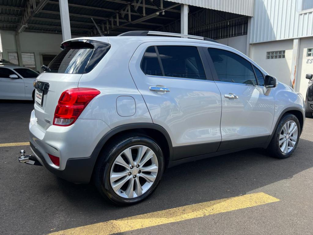 CHEVROLET Tracker - Foto